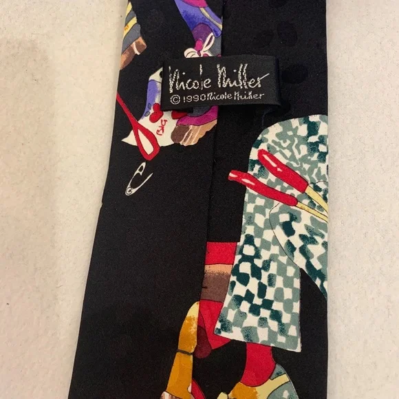 Nicole Miller Silk Tie 100% printed silk Gently worn - Picture 2 of 2